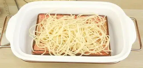  spaghetti noodles 