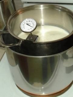 how to heat milk on stove