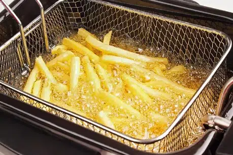 How to cook frozen french fries in oil