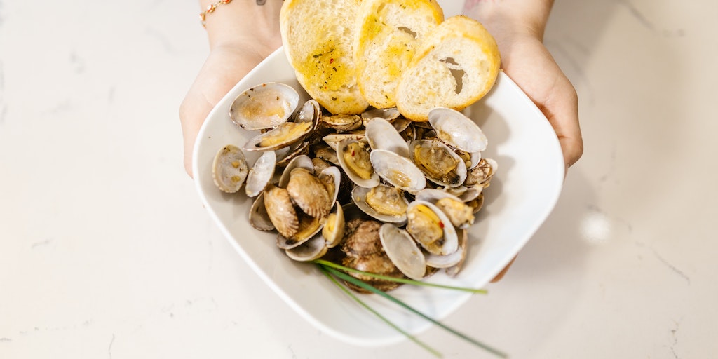 Can You Eat Raw Clams Like Oysters? 2