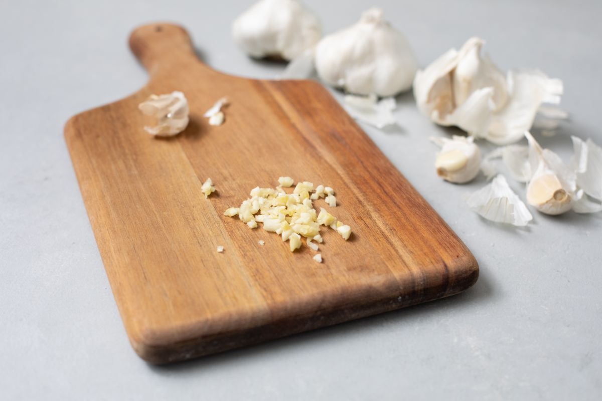 How To Mince Garlic
