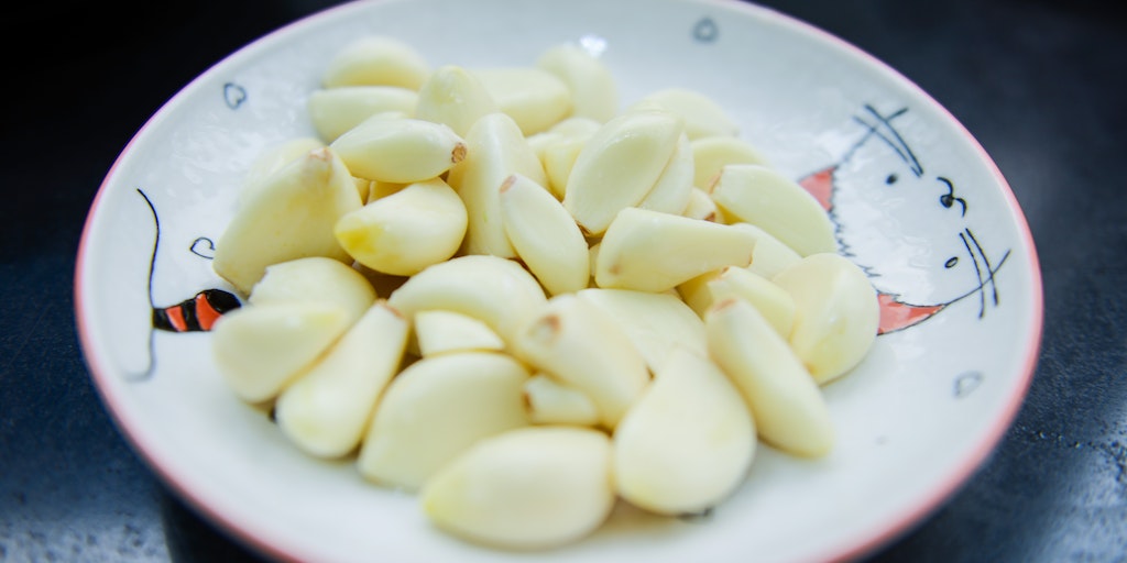 What Happens If You Eat Raw Garlic Everyday? 3