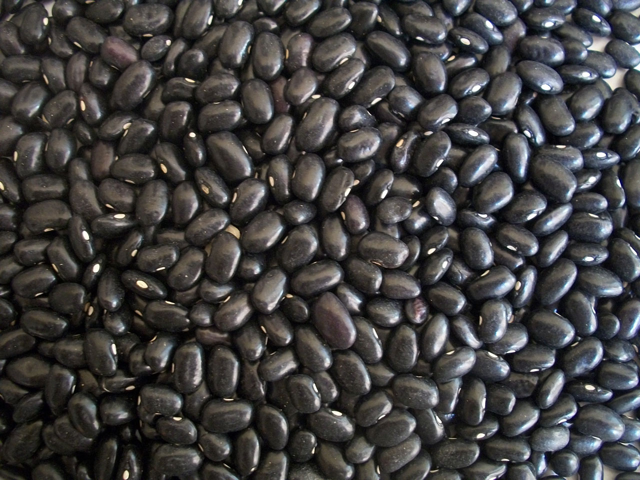 can i eat black seeds raw
